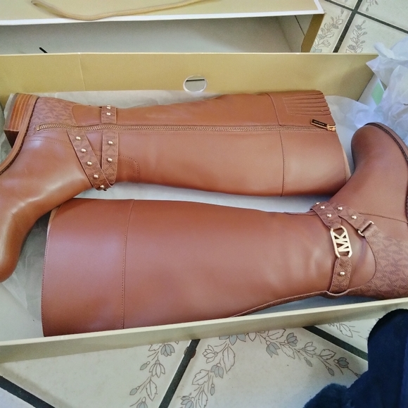 Michael kors boots size 8 color tan - Picture 2 of 9